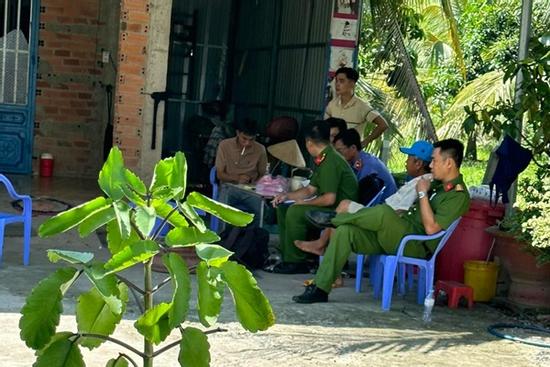 Bị đâm 30 nhát dao, nam thanh niên thoát chết ở Long An