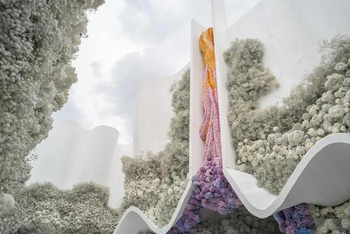 Choáng ngợp không gian đám tang như thiên đường hoa của người giàu Thái Lan-2