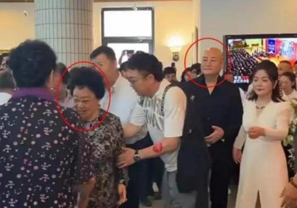 ‘Đường Tăng’ Trì Trọng Thụy và bà xã tỷ phú vướng tin đồn rạn nứt hôn nhân-1