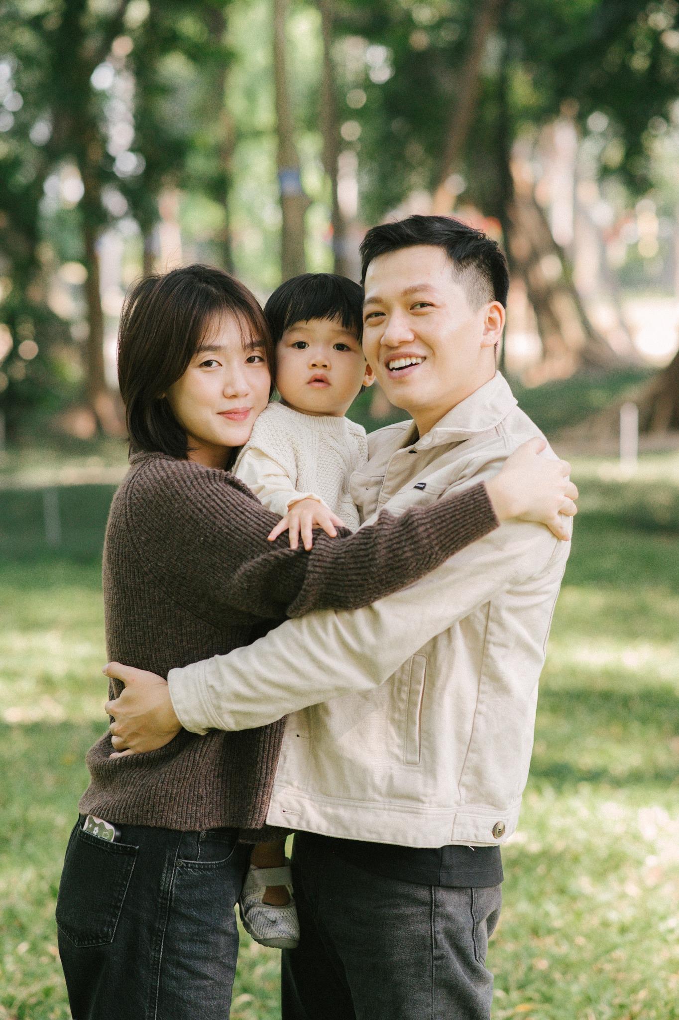 Nam MC cưới vợ sinh con 4 năm sau mới đăng ký kết hôn-1