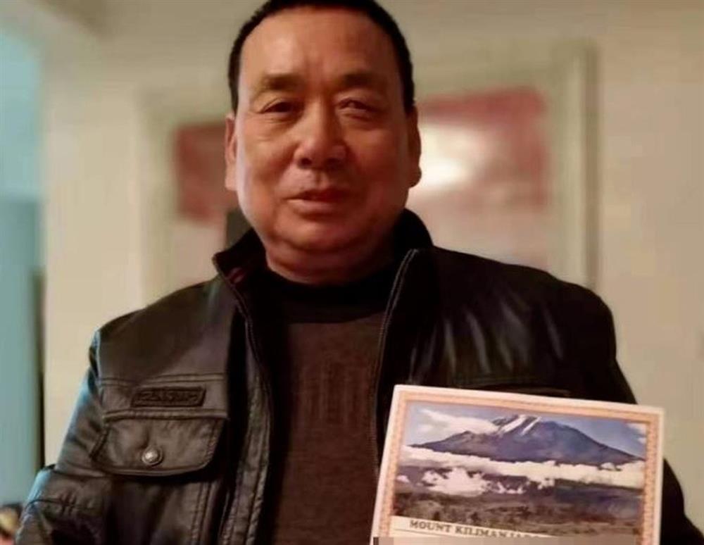 Bi kịch cuối đời của đại gia Trung Quốc bị con đưa vào bệnh viện tâm thần-1