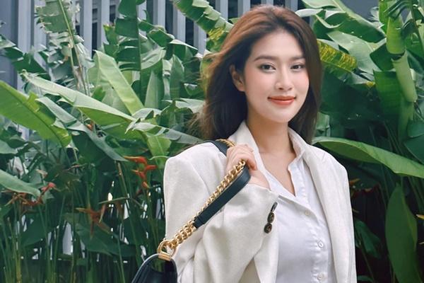 Thanh Thủy, Đỗ Thị Hà và Hoa hậu đẹp nhất Thế giới trên thảm đỏ-12