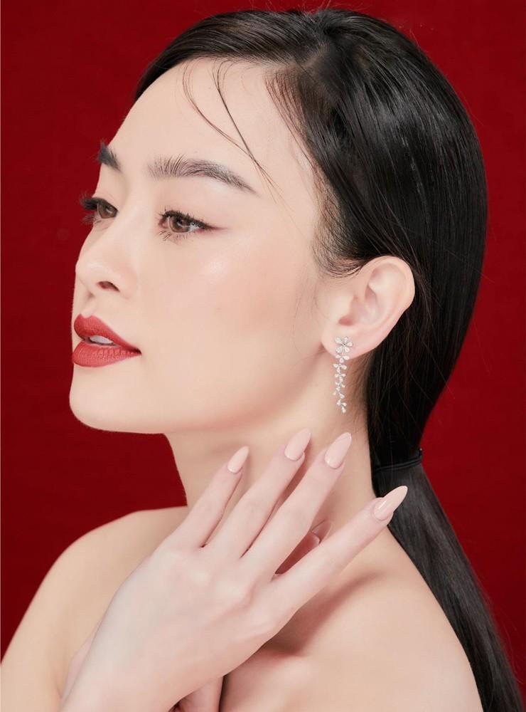 Mẫu ảnh Hà thành được báo Thái Lan khen ngợi nhan sắc không tuổi-4