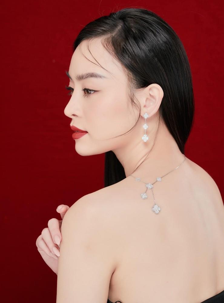 Mẫu ảnh Hà thành được báo Thái Lan khen ngợi nhan sắc không tuổi-6