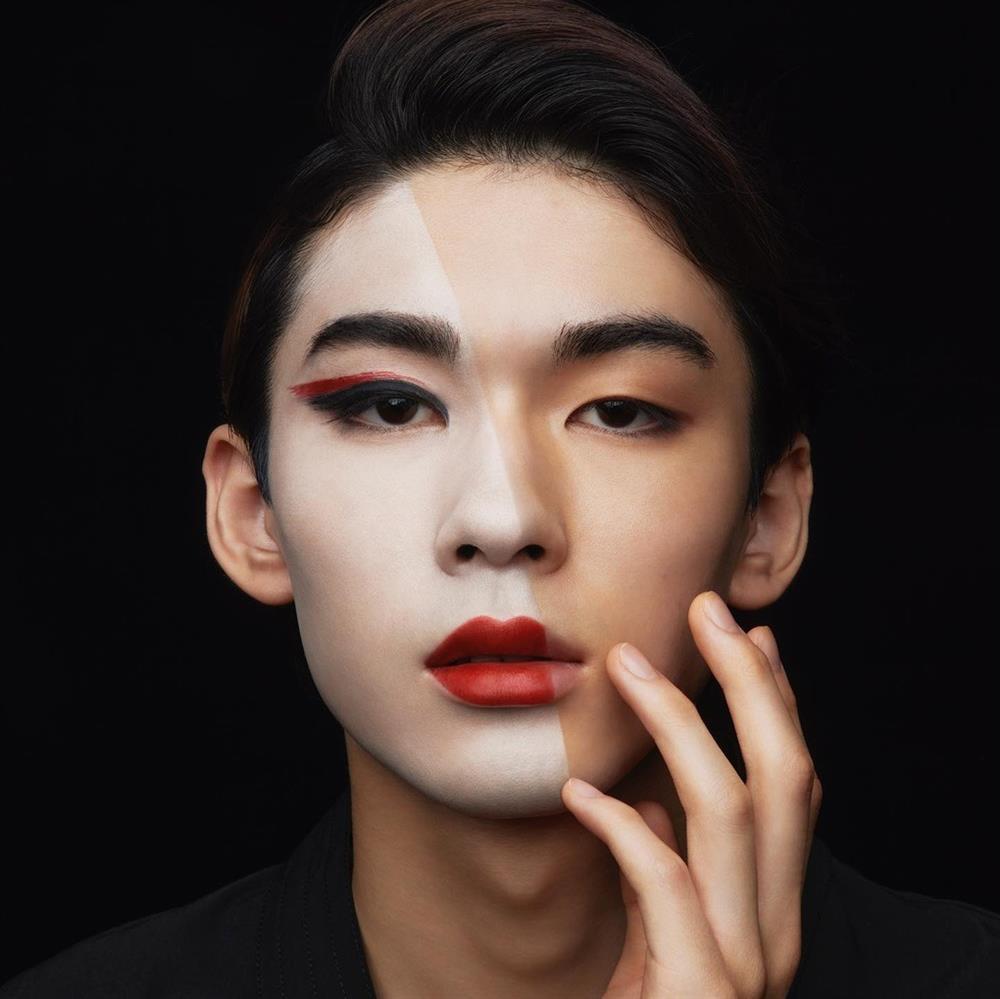 Hoàng tử điển trai của gia tộc danh giá Nhật Bản, nổi tiếng từ năm 2 tuổi-7