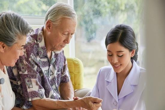 Thấy tôi phân vân chuyện đám cưới, bố đưa ra lời khuyên khiến tôi bừng tỉnh