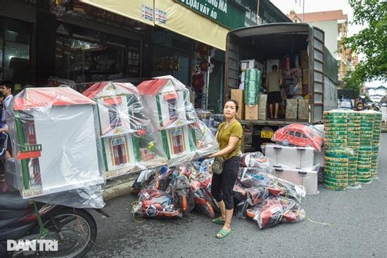 Chuyên gia chỉ ra điều sai lầm khi đốt vàng mã cúng rằm tháng 7