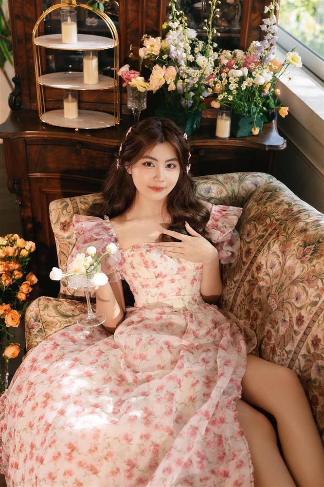 Vẻ đẹp đối lập của hai con gái Quyền Linh: Em kiêu sa, chị ngọt ngào như hoa hậu-10