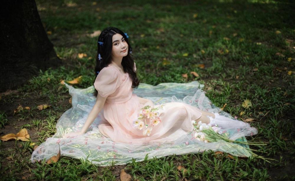 Vẻ đẹp đối lập của hai con gái Quyền Linh: Em kiêu sa, chị ngọt ngào như hoa hậu-13