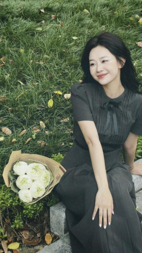 Cô gái gây sốt với bí quyết tạo dáng chụp ảnh thu Hà Nội đẹp như thơ-2