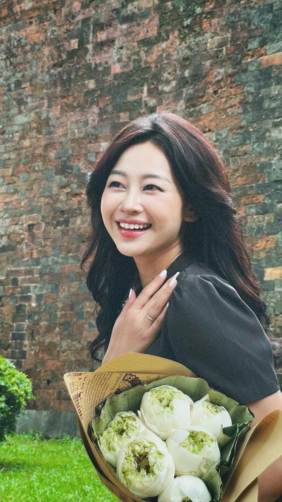 Cô gái gây sốt với bí quyết tạo dáng chụp ảnh thu Hà Nội đẹp như thơ-3