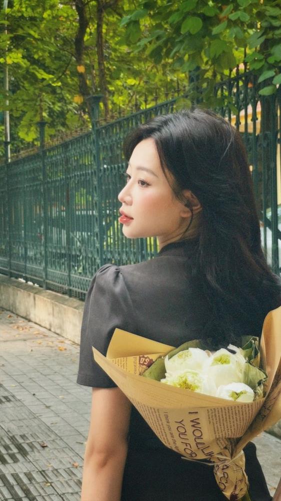 Cô gái gây sốt với bí quyết tạo dáng chụp ảnh thu Hà Nội đẹp như thơ-4