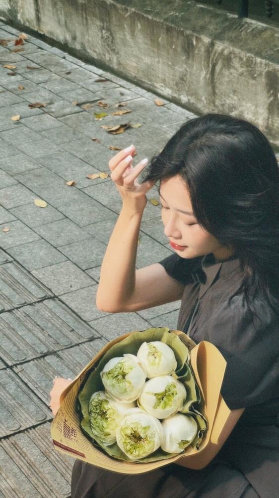 Cô gái gây sốt với bí quyết tạo dáng chụp ảnh thu Hà Nội đẹp như thơ-5