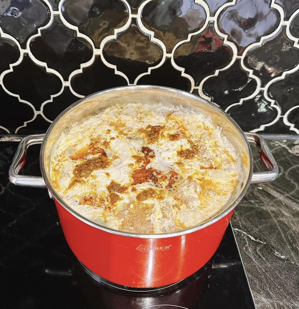 Phương Oanh thay đổi thế nào kể từ khi làm vợ Shark Bình: nhìn từ căn bếp, mâm cơm-7