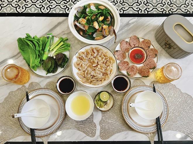 Phương Oanh thay đổi thế nào kể từ khi làm vợ Shark Bình: nhìn từ căn bếp, mâm cơm-11