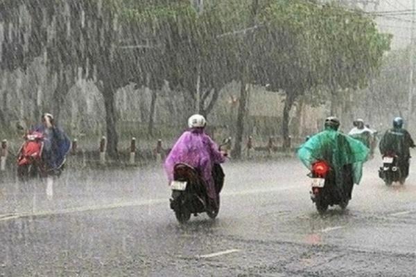 Bão Saola tan trên biển, miền Bắc oi nóng, Nam Bộ mưa lớn dài ngày-2