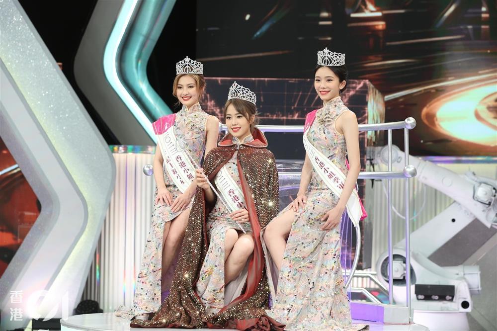 Sắc vóc cô gái 21 tuổi phá vỡ lời nguyền để trở thành Hoa hậu Hong Kong 2023-2