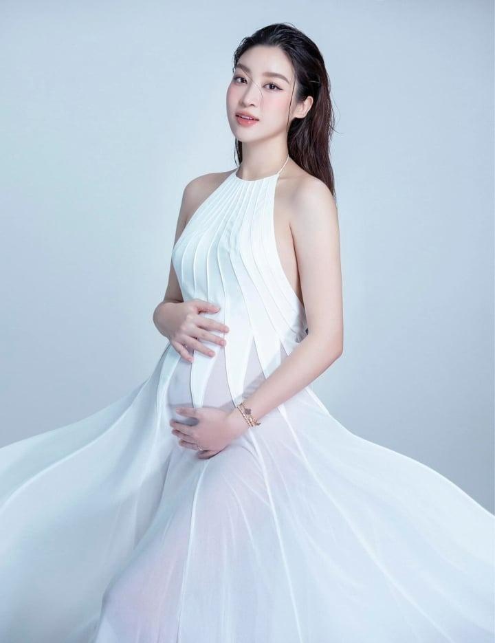 Hoa hậu Đỗ Mỹ Linh lần đầu khoe ảnh bầu bí-2