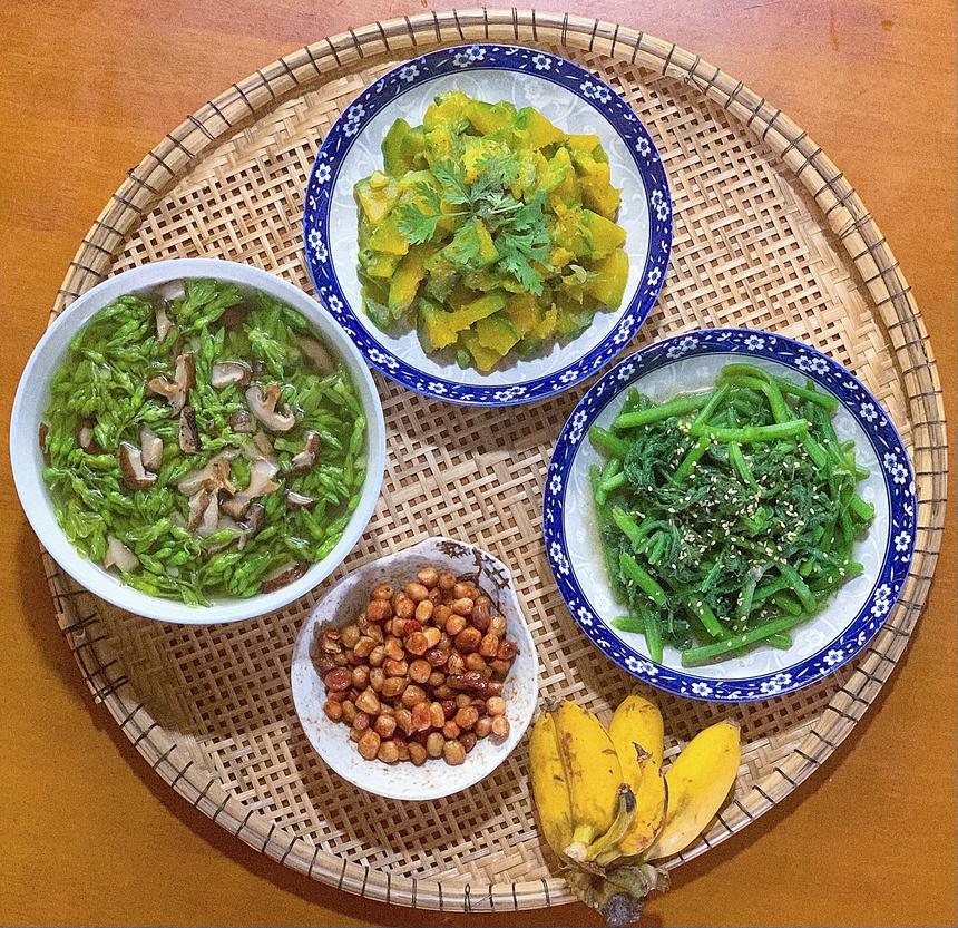 Bí quyết trẻ măng ở tuổi 42 của Hiền Thục và 14 mâm cơm chay ngon lành, đẹp mắt-10