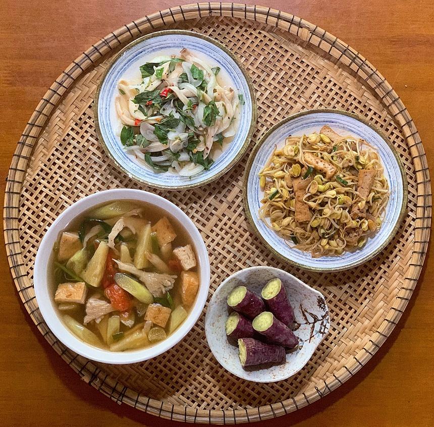 Bí quyết trẻ măng ở tuổi 42 của Hiền Thục và 14 mâm cơm chay ngon lành, đẹp mắt-11