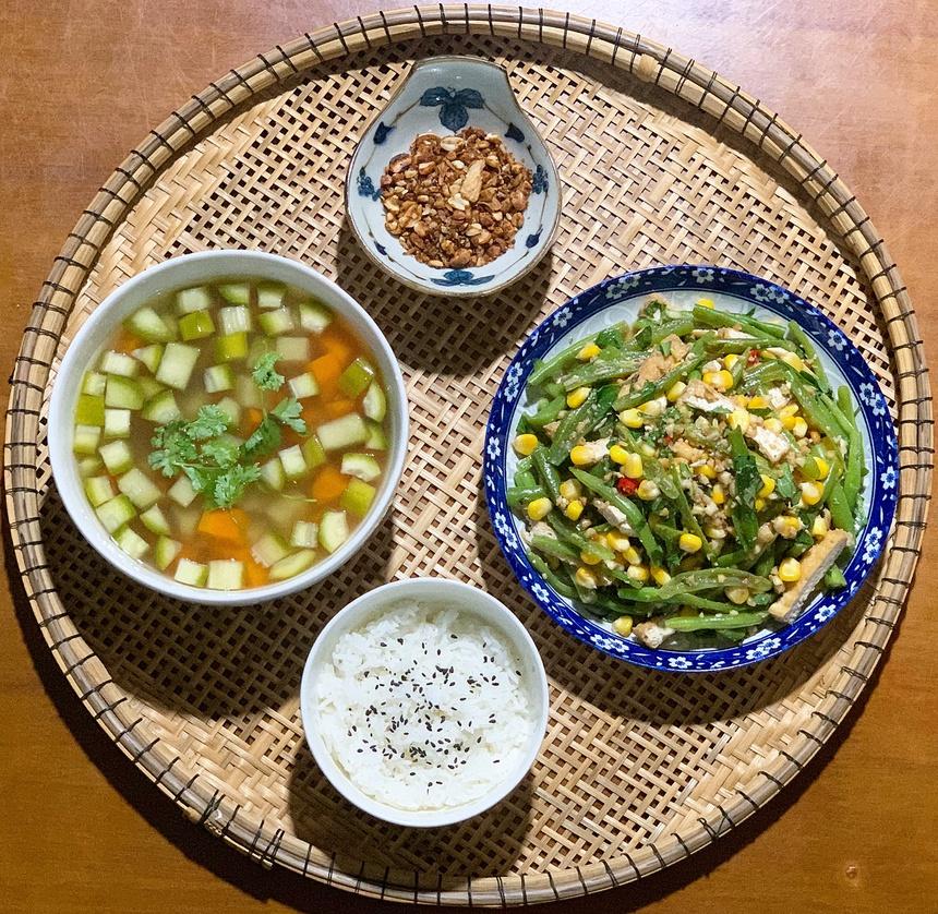 Bí quyết trẻ măng ở tuổi 42 của Hiền Thục và 14 mâm cơm chay ngon lành, đẹp mắt-12