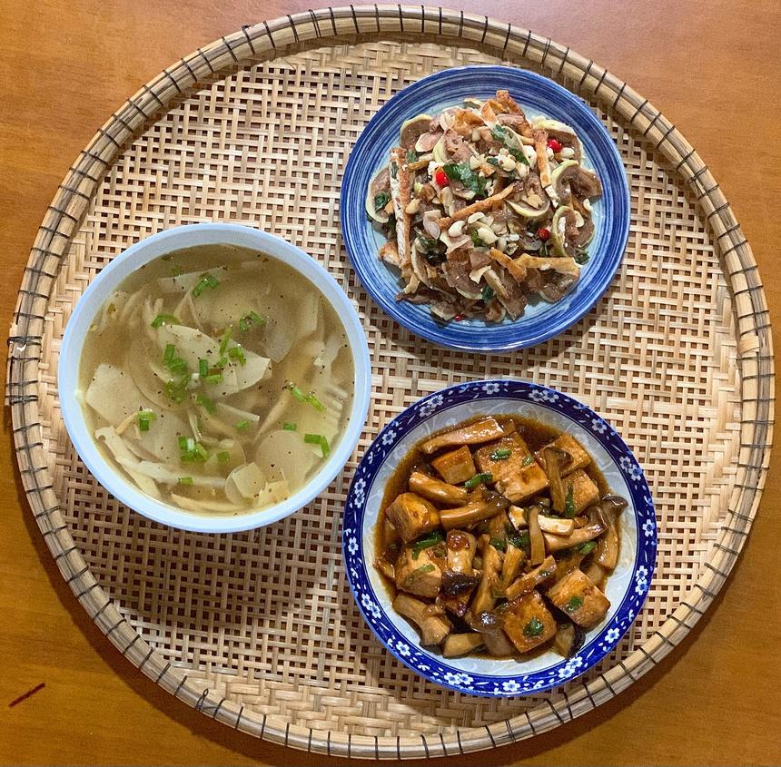 Bí quyết trẻ măng ở tuổi 42 của Hiền Thục và 14 mâm cơm chay ngon lành, đẹp mắt-13