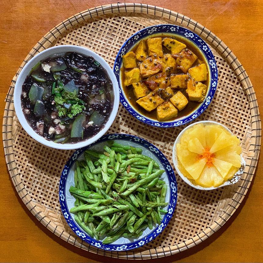 Bí quyết trẻ măng ở tuổi 42 của Hiền Thục và 14 mâm cơm chay ngon lành, đẹp mắt-16