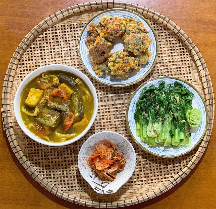 Bí quyết trẻ măng ở tuổi 42 của Hiền Thục và 14 mâm cơm chay ngon lành, đẹp mắt-17