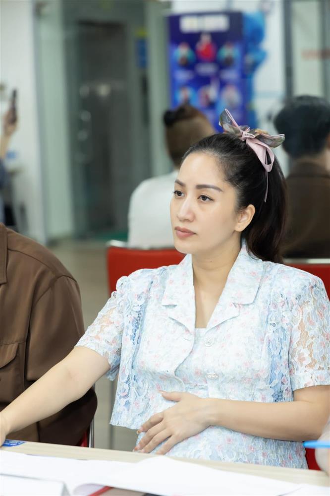 Khánh Thi nhuận sắc ở cuối thai kỳ-4