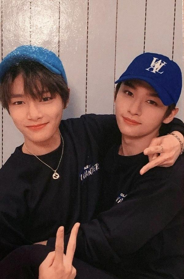 8 cặp Idol Kpop giống nhau đến mức cả fan cũng chưa chắc phân biệt được-7