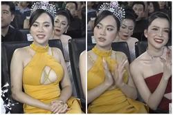 Á hậu Thanh Hóa che chắn chiếc váy 'phản chủ' trên sóng trực tiếp