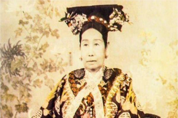 Loạt ảnh hiếm thời nhà Thanh: Từ Hi Thái hậu làm việc hiếm thấy giữa chốn đông người-14