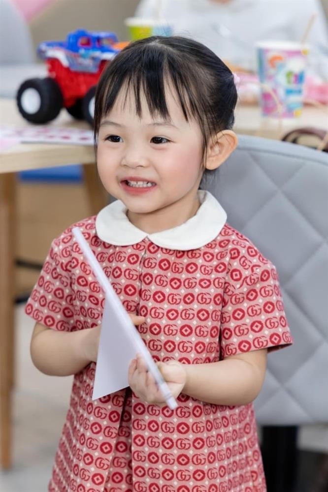 Con gái Cường Đô La đốn tim fan với loạt ảnh đáng yêu-2