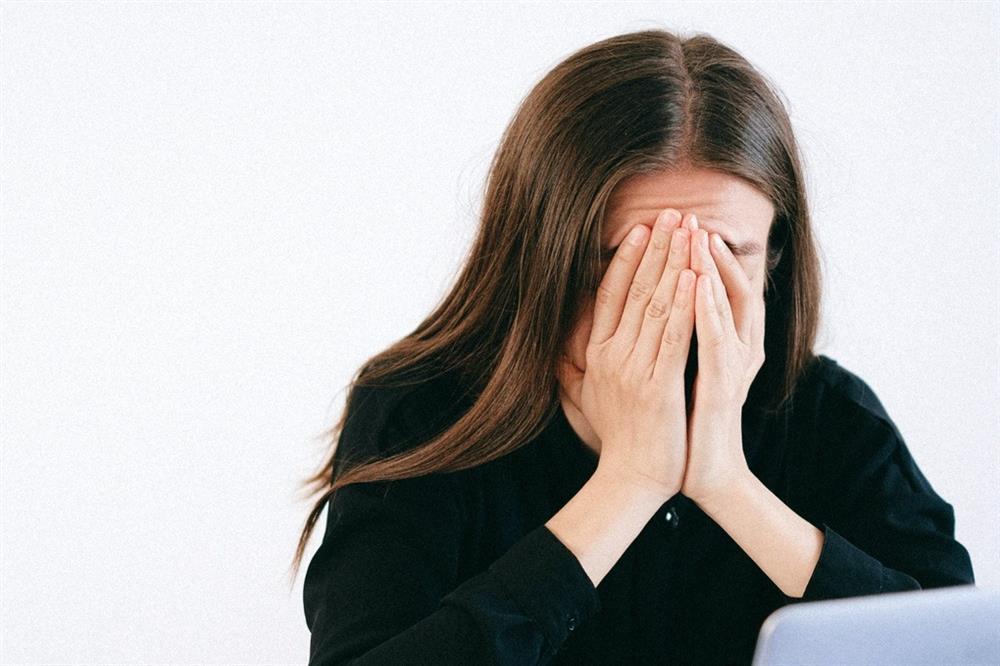 Vợ bức xúc vì lương 25 triệu đồng, nuôi 2 con vẫn phải biếu nhà nội 5 triệu-3