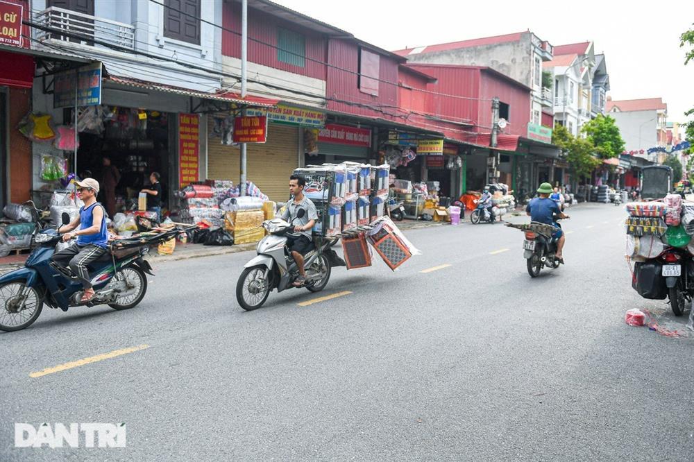Nhà lầu, xe hơi ở thủ phủ vàng mã ế chỏng chơ dịp rằm tháng 7-1