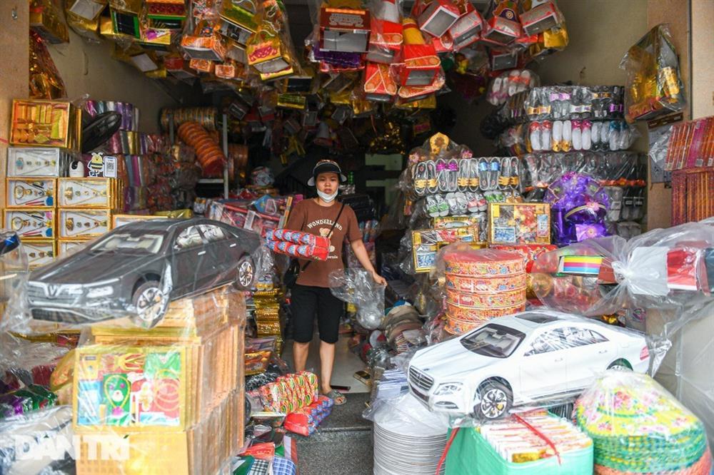 Nhà lầu, xe hơi ở thủ phủ vàng mã ế chỏng chơ dịp rằm tháng 7-2