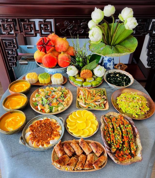 Các mẹ đảm đua nhau khoe mâm cúng Rằm tháng 7 mặn, ngọt ai cũng mê-8