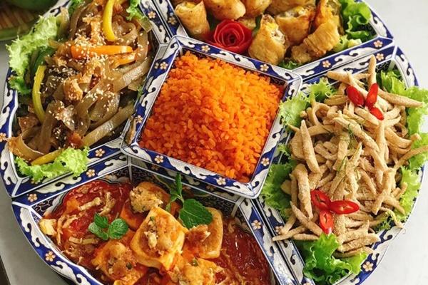 Phủ Tây Hồ vắng vẻ ngày Rằm tháng Bảy-13