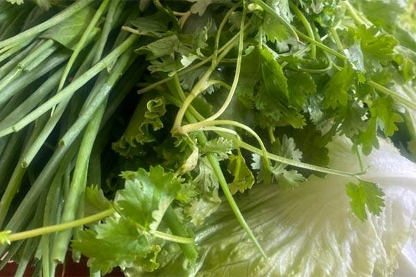 Ngâm rau sống trong nước muối: Hành động sai lầm nhưng nhiều người vẫn làm-2