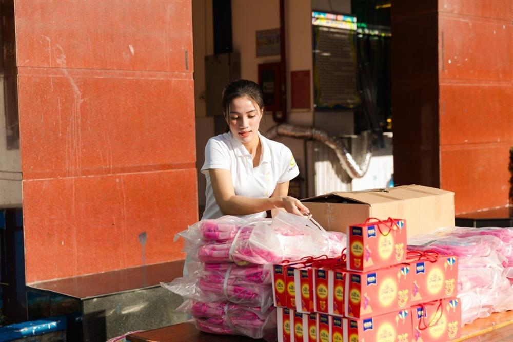 Điều bất ngờ về Á hậu Minh Nhàn IELTS 8.0 bắn tiếng Anh như gió-12