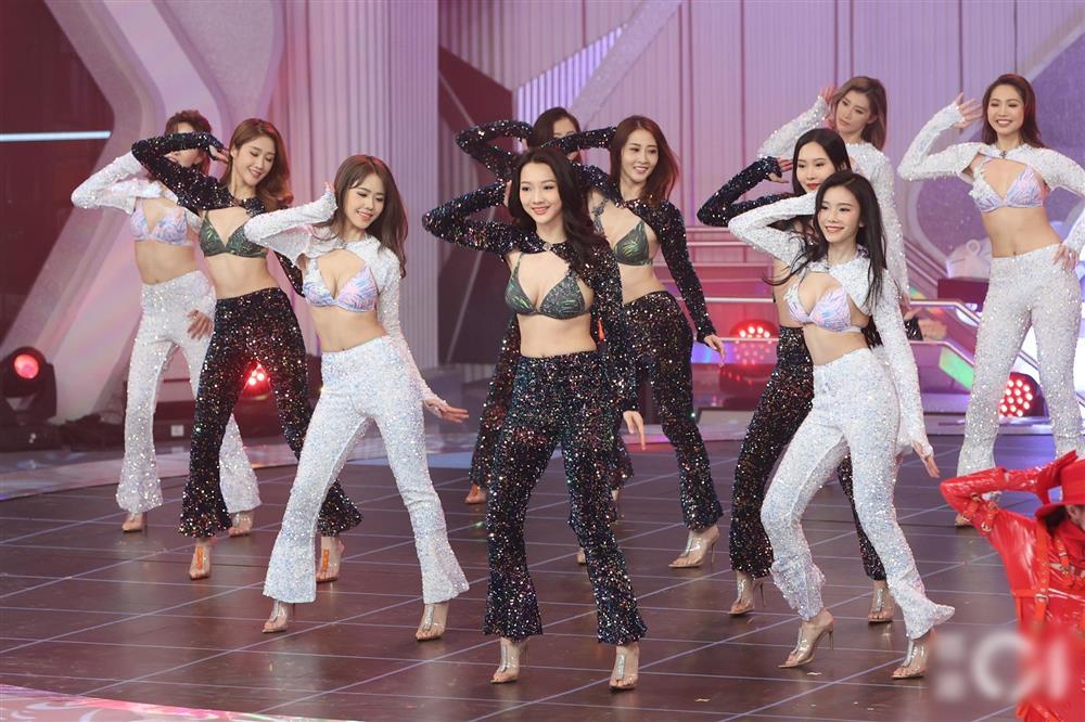16 thí sinh Hoa hậu Hong Kong khiêu vũ áo tắm nửa người trên sóng truyền hình bị la ó-2