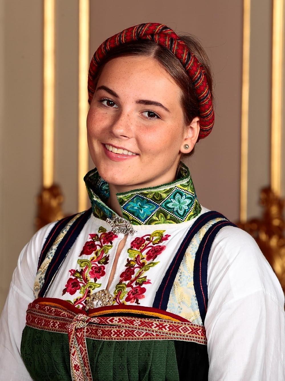 Người thừa kế ngai vàng trẻ tuổi của hoàng gia thế giới-12