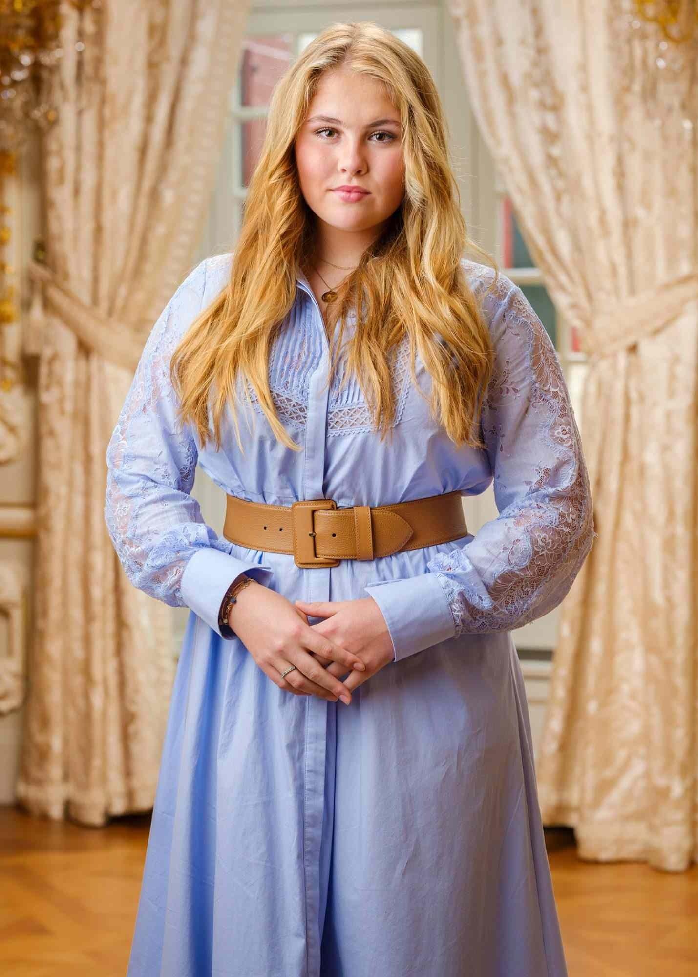 Người thừa kế ngai vàng trẻ tuổi của hoàng gia thế giới-3