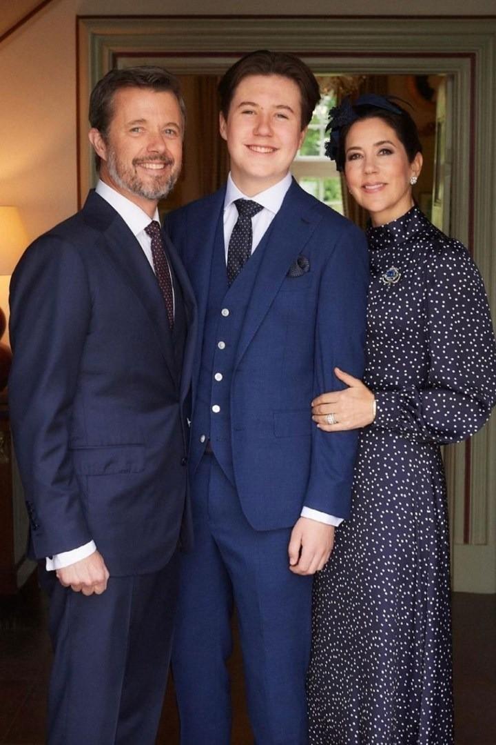 Người thừa kế ngai vàng trẻ tuổi của hoàng gia thế giới-7