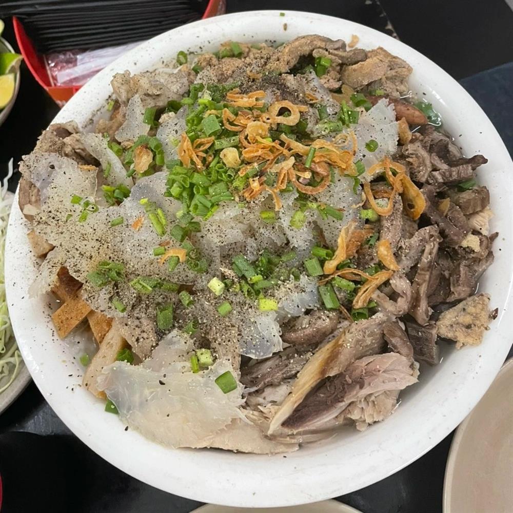 Cô gái ăn 2 bát bún 4,4kg nhận thưởng 30 triệu đồng: Tôi ăn uống lành mạnh-1