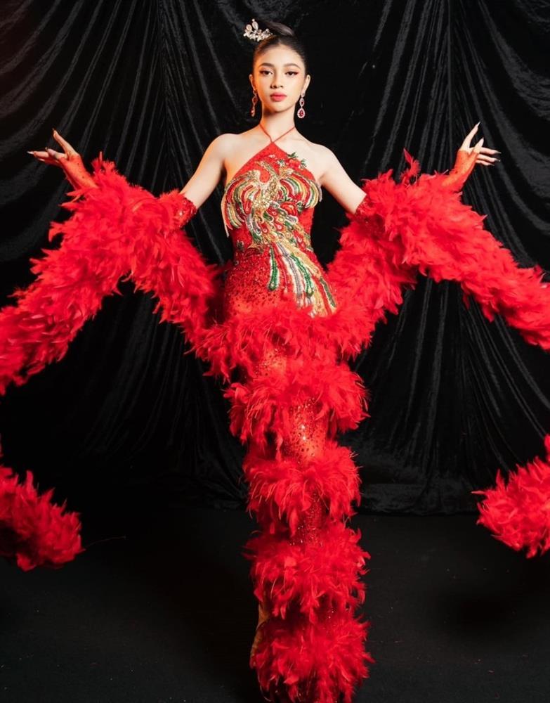 Hà Hồ thời thượng, Diệp Lâm Anh diện trang phục hầm hố-9