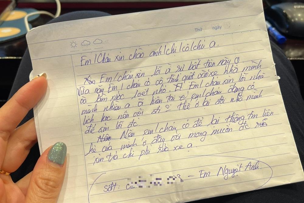 Va chạm với ô tô, cô gái Hà Nội gửi lời nhắn khiến chủ xe vui vẻ xóa lỗi-2