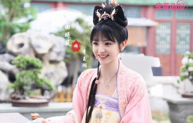 Nữ chính 10X bị chê già như mẹ bạn diễn-6