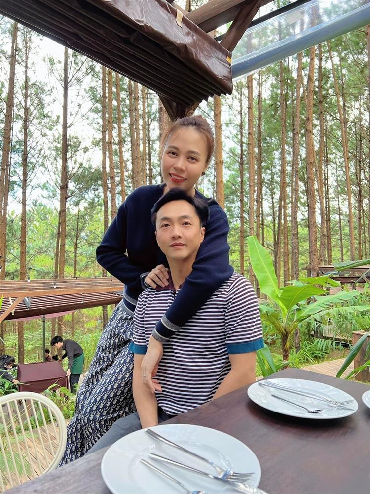 Đàm Thu Trang làm dâu hào môn: Vừa sinh quý tử, được chồng cưng hết mực-1