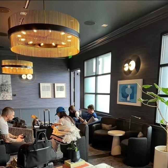 Lisa (BlackPink) bị vây quanh sau tin hẹn hò con trai tỷ phú giàu nhì thế giới-6